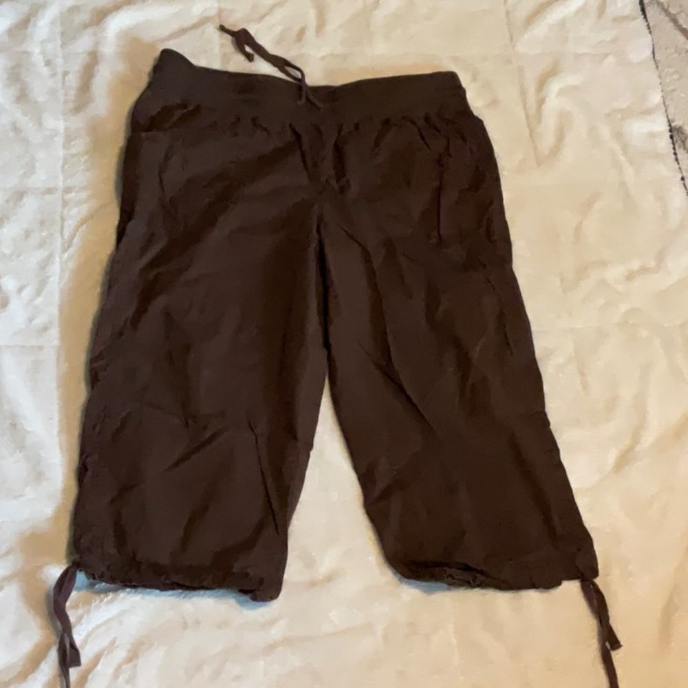 Women’s Capri Mossimo supply co. Size 20W Color Brown
